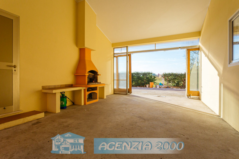 A CONSELVE GRANDE VILLA IN CAMPAGNA CON TERRENO AGRICOLO DI 8.411 MQ E MAGAZZINO RUSTICO... !!! P...