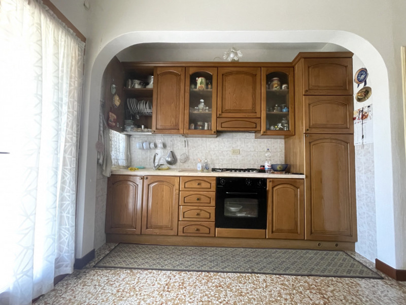 In centro a Piove a 50 metri di distanza dall'Ospedale, lungo via Circonvallazione, porzione cent...