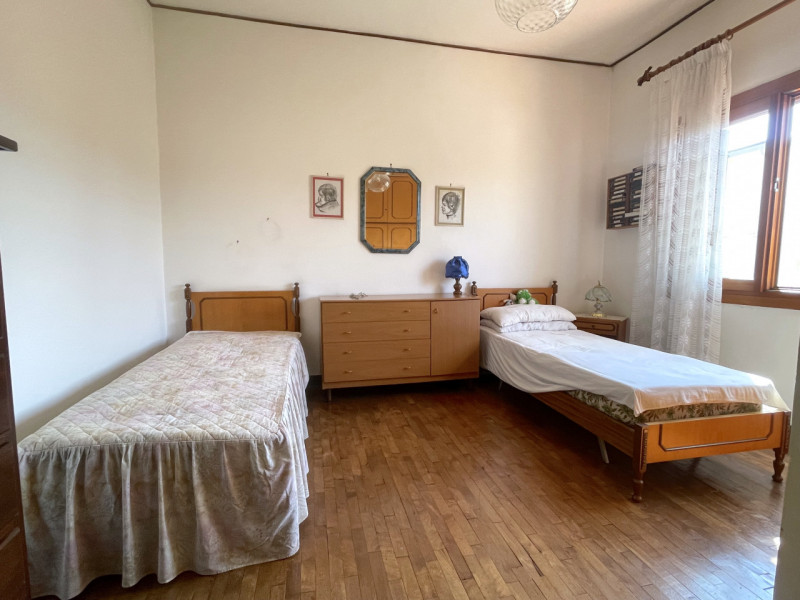 In centro a Piove a 50 metri di distanza dall'Ospedale, lungo via Circonvallazione, porzione cent...