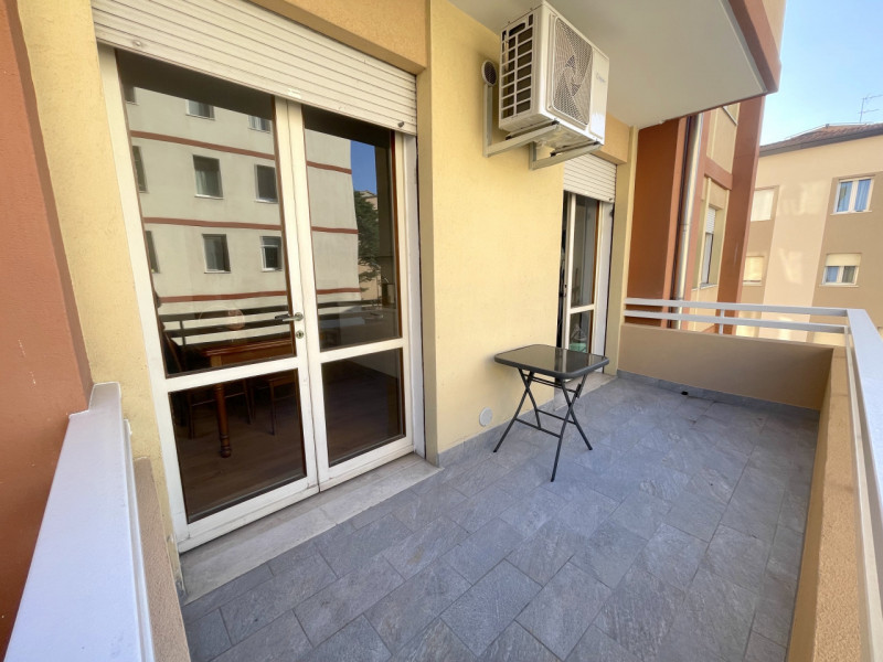 PADOVA - NEL CUORE DELLA GUIZZA - DI FRONTE ALLA LINEA DEL TRAM: Appartamento al primo piano in p...