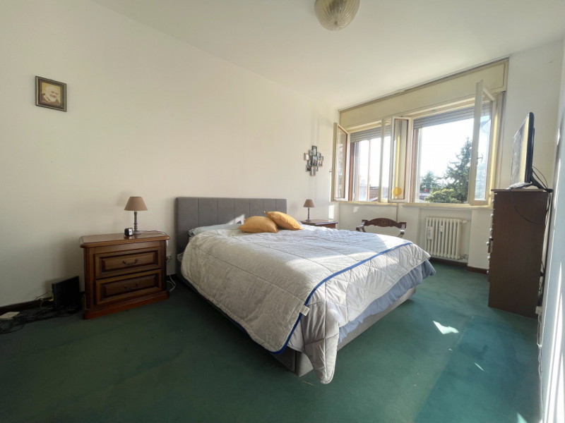 PADOVA - NEL CUORE DELLA GUIZZA - DI FRONTE ALLA LINEA DEL TRAM: Appartamento al primo piano in p...