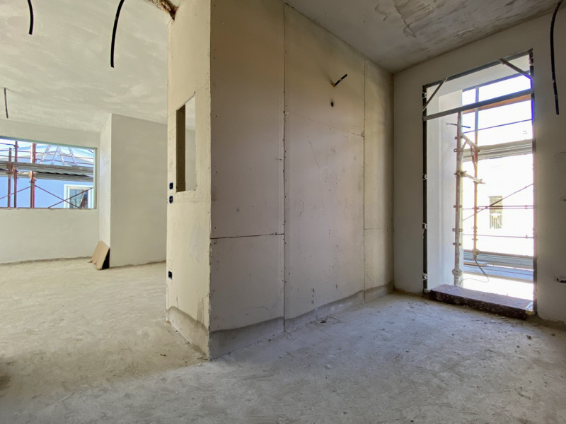 In una tranquilla zona residenziale tra il quartiere di San Bortolo e Laghetto, proponiamo in ven...