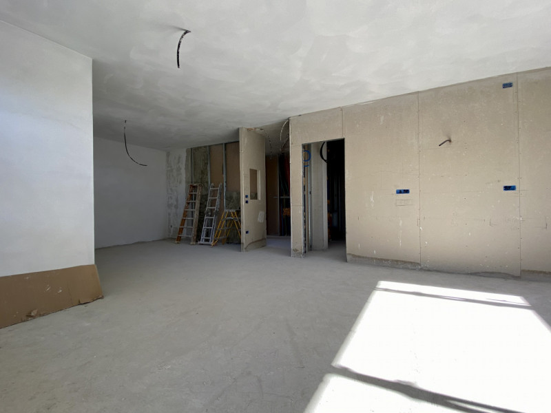 In una tranquilla zona residenziale tra il quartiere di San Bortolo e Laghetto, proponiamo in ven...