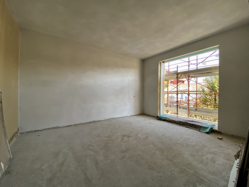 In una tranquilla zona residenziale tra il quartiere di San Bortolo e Laghetto, proponiamo in ven...