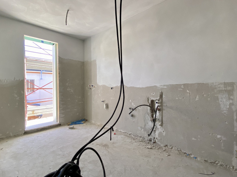 In una tranquilla zona residenziale tra il quartiere di San Bortolo e Laghetto, proponiamo in ven...