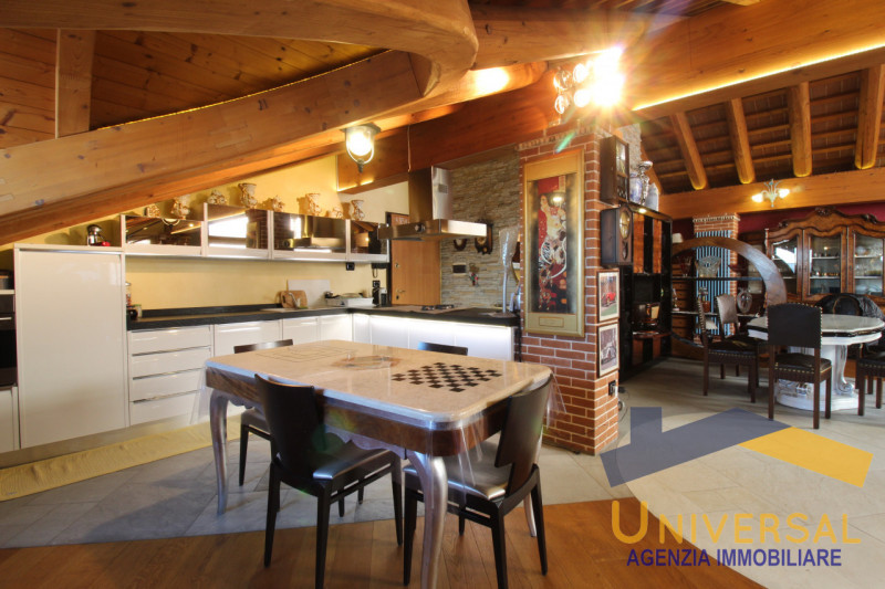 SAN GIORGIO DELLE PERTICHE – Questo loft, unico nel suo genere, si apre ai vostri occhi con un so...