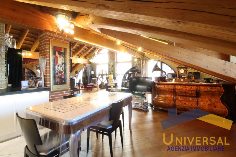 SAN GIORGIO DELLE PERTICHE – Questo loft, unico nel suo genere, si apre ai vostri occhi con un so...