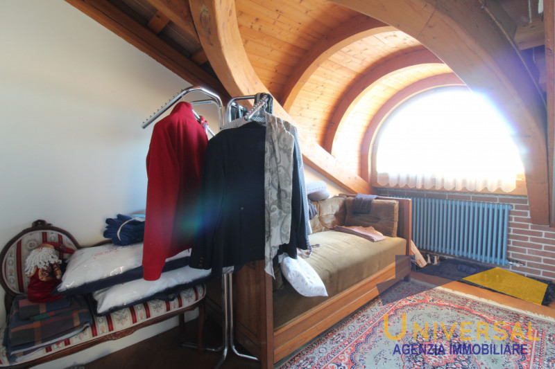 SAN GIORGIO DELLE PERTICHE – Questo loft, unico nel suo genere, si apre ai vostri occhi con un so...