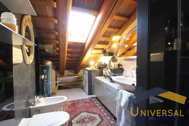 SAN GIORGIO DELLE PERTICHE – Questo loft, unico nel suo genere, si apre ai vostri occhi con un so...