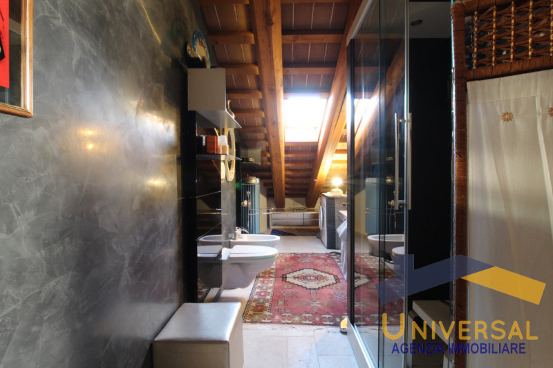 SAN GIORGIO DELLE PERTICHE – Questo loft, unico nel suo genere, si apre ai vostri occhi con un so...