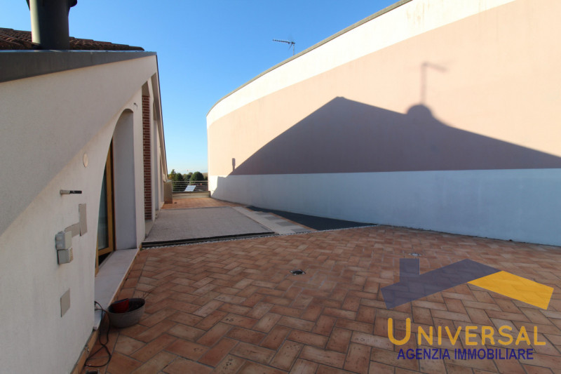 SAN GIORGIO DELLE PERTICHE – Questo loft, unico nel suo genere, si apre ai vostri occhi con un so...