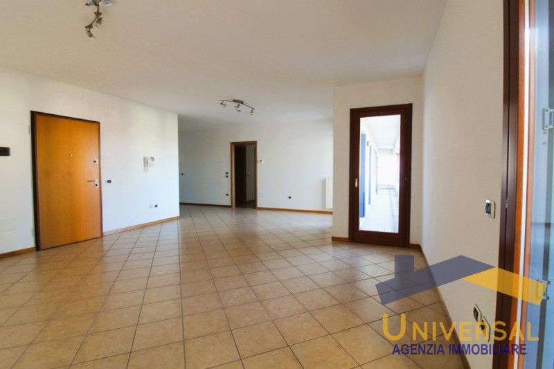 LIBERO DA SUBITO - Elegante appartamento quadrilocale situato nel cuore di San Giorgio delle Pert...