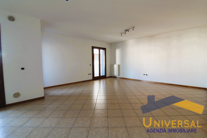 LIBERO DA SUBITO - Elegante appartamento quadrilocale situato nel cuore di San Giorgio delle Pert...