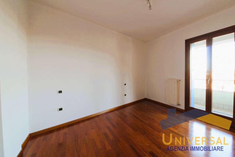 LIBERO DA SUBITO - Elegante appartamento quadrilocale situato nel cuore di San Giorgio delle Pert...