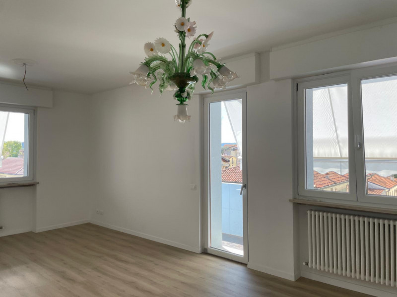 SANTA BERTILLA – ATTICO QUADRILOCALE : Si affitta quadrilocale luminoso, completamente da arredar...