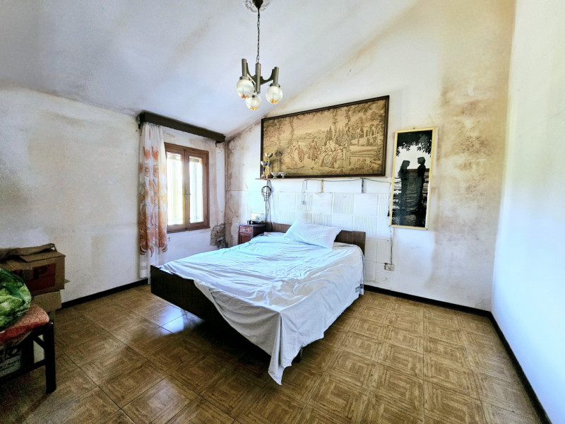 Proponiamo in vendita a Monselice, località Motta, una porzione di casa a schiera completamente d...