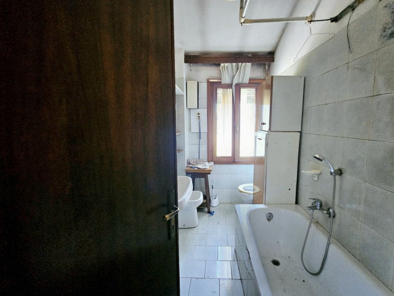 Proponiamo in vendita a Monselice, località Motta, una porzione di casa a schiera completamente d...