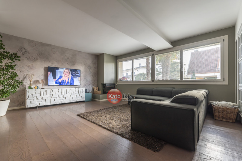 In pieno centro a Creazzo proponiamo porzione di bifamiliare completamente ristrutturata, elegant...