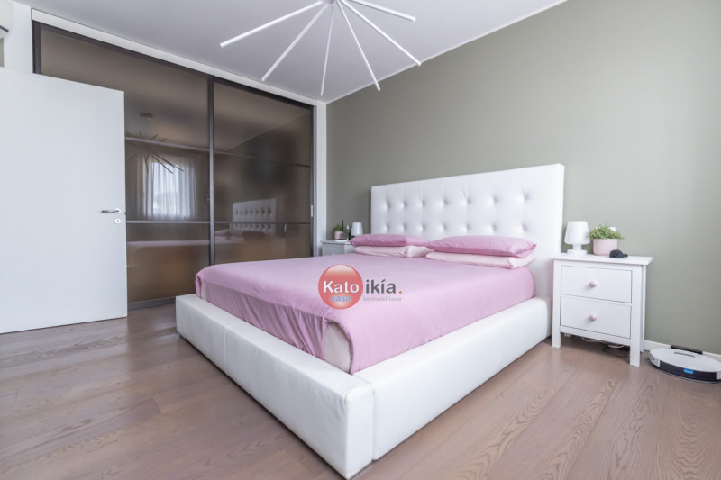 In pieno centro a Creazzo proponiamo porzione di bifamiliare completamente ristrutturata, elegant...