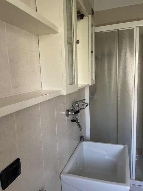 Scopri questo splendido appartamento trilocale situato nel cuore di Povolaro, una frazione del co...