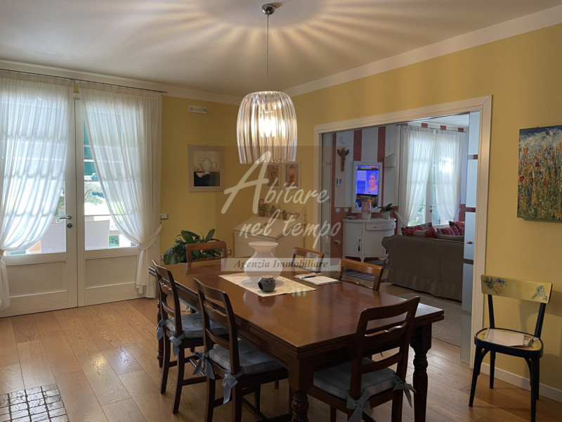 FONTANIVA (PD)

In esclusiva proponiamo una splendida villa indipendente, edificata nel 2006, sit...