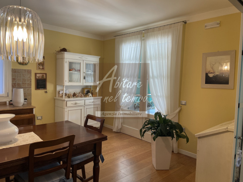 FONTANIVA (PD)

In esclusiva proponiamo una splendida villa indipendente, edificata nel 2006, sit...