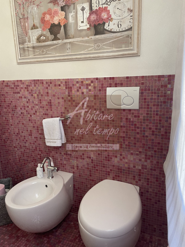 FONTANIVA (PD)

In esclusiva proponiamo una splendida villa indipendente, edificata nel 2006, sit...