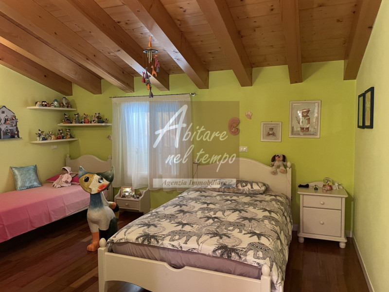 FONTANIVA (PD)

In esclusiva proponiamo una splendida villa indipendente, edificata nel 2006, sit...