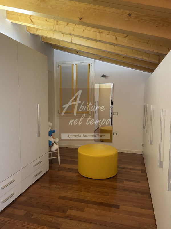 FONTANIVA (PD)

In esclusiva proponiamo una splendida villa indipendente, edificata nel 2006, sit...