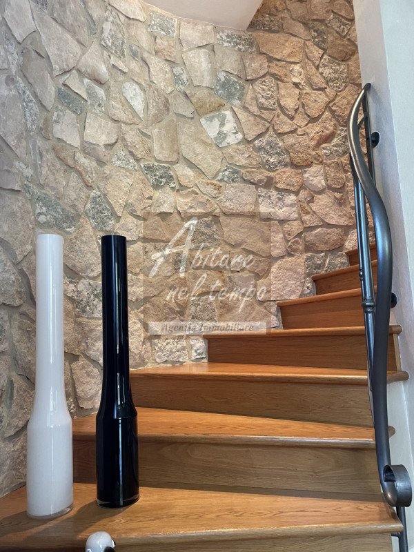 FONTANIVA (PD)

In esclusiva proponiamo una splendida villa indipendente, edificata nel 2006, sit...