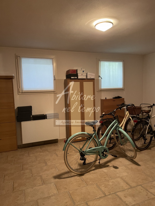 FONTANIVA (PD)

In esclusiva proponiamo una splendida villa indipendente, edificata nel 2006, sit...