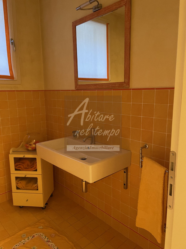 FONTANIVA (PD)

In esclusiva proponiamo una splendida villa indipendente, edificata nel 2006, sit...