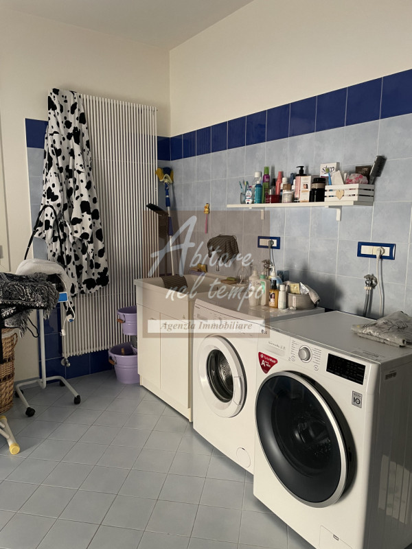 FONTANIVA (PD)

In esclusiva proponiamo una splendida villa indipendente, edificata nel 2006, sit...