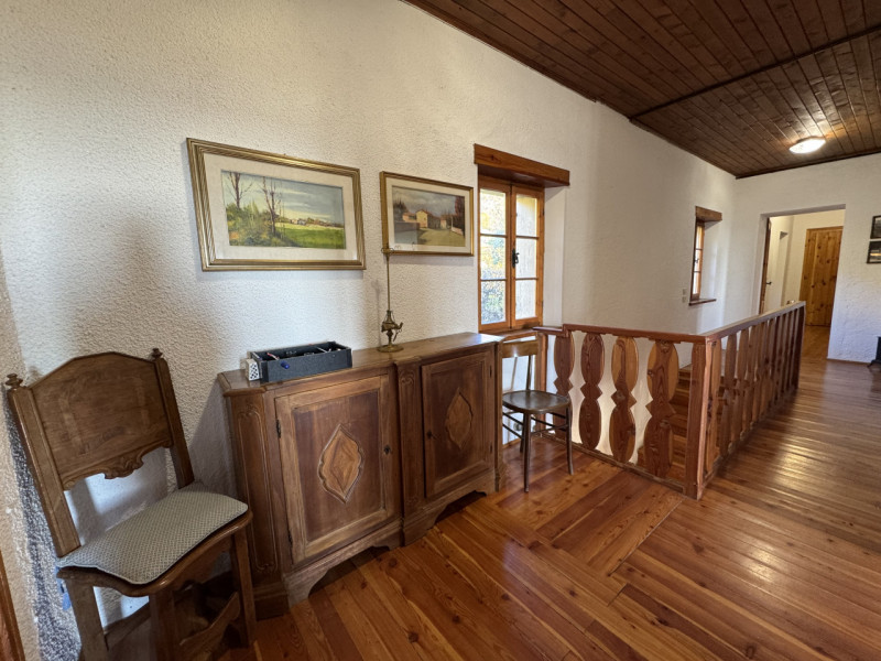 Immerso nelle colline dell’UNESCO, AMPIO E CARATTERISTICO CASALE con SCOPERTO PRIVATO piantumato ...