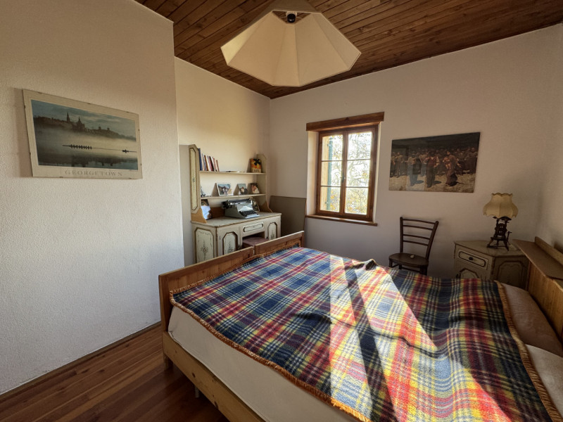 Immerso nelle colline dell’UNESCO, AMPIO E CARATTERISTICO CASALE con SCOPERTO PRIVATO piantumato ...