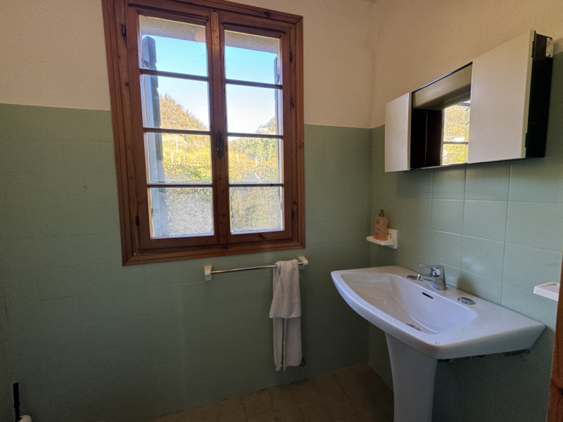 Immerso nelle colline dell’UNESCO, AMPIO E CARATTERISTICO CASALE con SCOPERTO PRIVATO piantumato ...