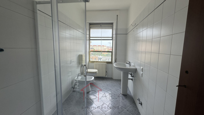 PADOVA - LARGO EUROPA
N. 2 APPARTAMENTI DI 200 MQ CIASCUNO PER INVESTIMENTO - GIA' LOCATI A STUDE...