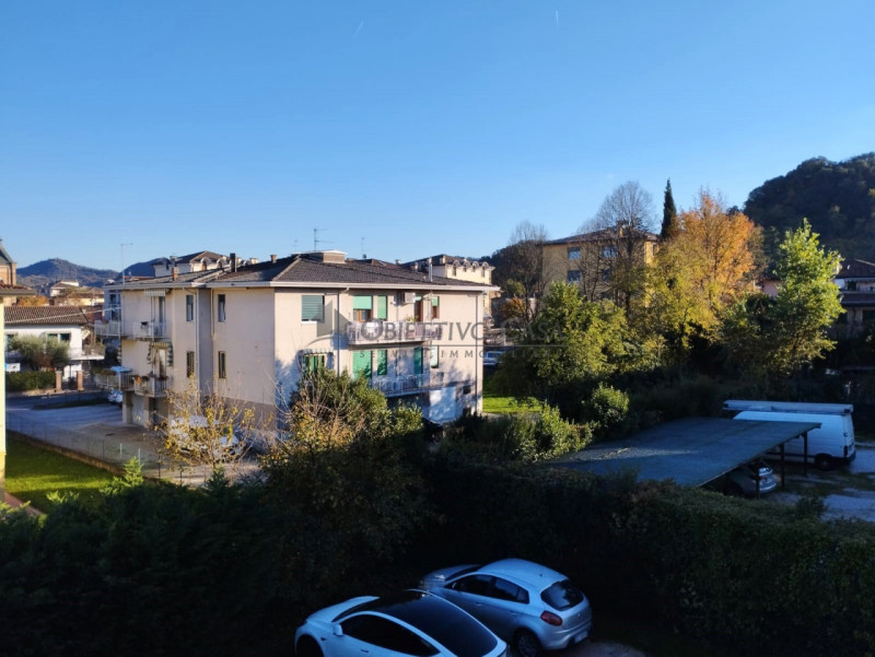 Rif. TO127 - Torreglia (PD) – Proponiamo in vendita un accogliente appartamento in una piccola pa...