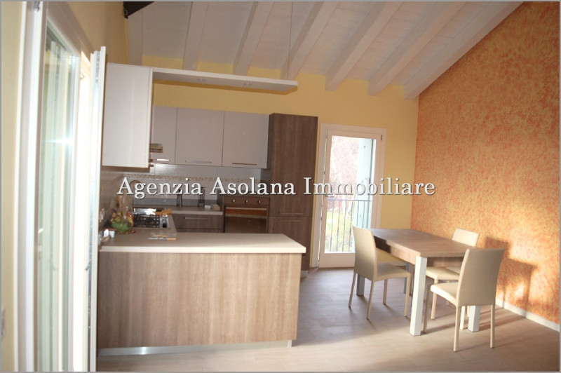 Appartamento in affitto a Maser. In posizione panoramica su palazzina di pregio e di recente cost...