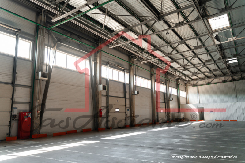 Rif. VH012
A Rossano Veneto proponiamo CAPANNONE di 650 mq complessivi con altezza interna di 4,5...