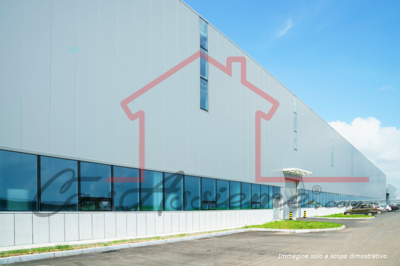 Rif. VH012
A Rossano Veneto proponiamo CAPANNONE di 650 mq complessivi con altezza interna di 4,5...