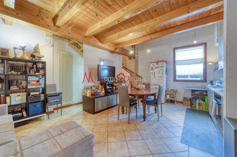 PADOVA ZONA PALTANA - In piccolo condominio, appartamento disposto su due piani in zona interna e...