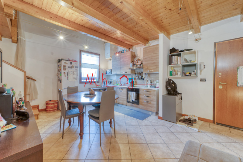 PADOVA ZONA PALTANA - In piccolo condominio, appartamento disposto su due piani in zona interna e...