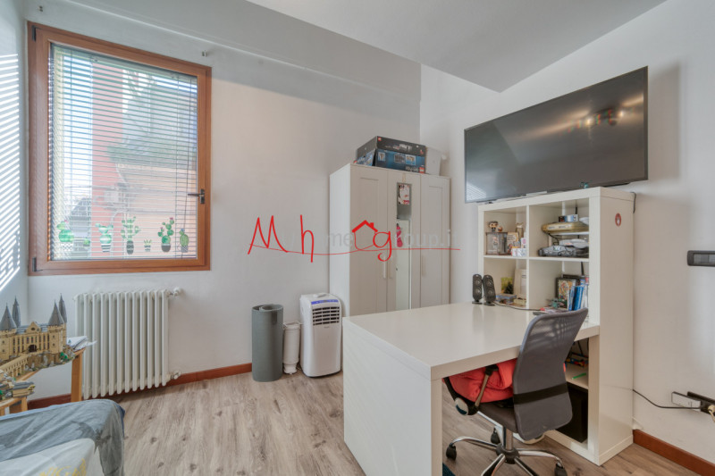 PADOVA ZONA PALTANA - In piccolo condominio, appartamento disposto su due piani in zona interna e...