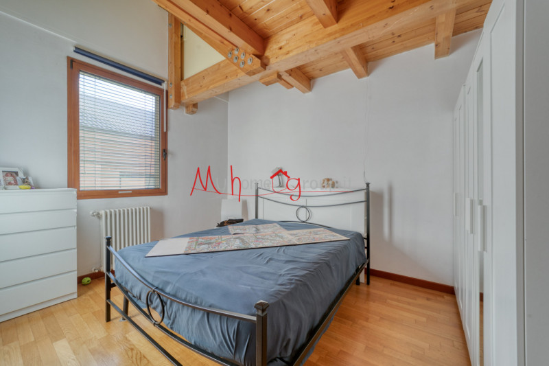 PADOVA ZONA PALTANA - In piccolo condominio, appartamento disposto su due piani in zona interna e...