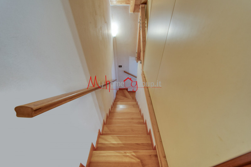 PADOVA ZONA PALTANA - In piccolo condominio, appartamento disposto su due piani in zona interna e...