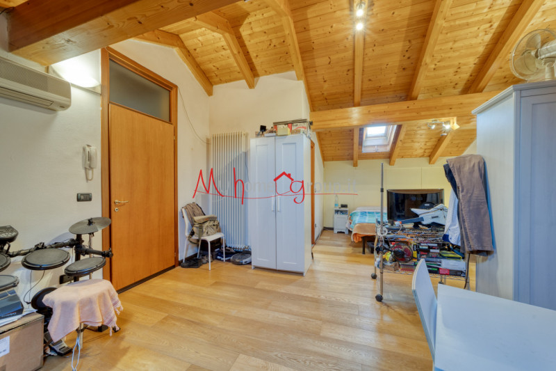 PADOVA ZONA PALTANA - In piccolo condominio, appartamento disposto su due piani in zona interna e...