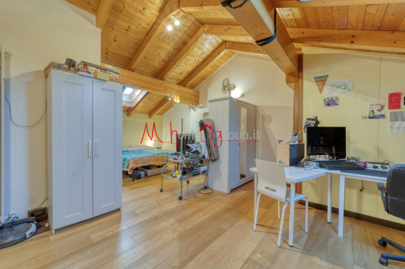 PADOVA ZONA PALTANA - In piccolo condominio, appartamento disposto su due piani in zona interna e...