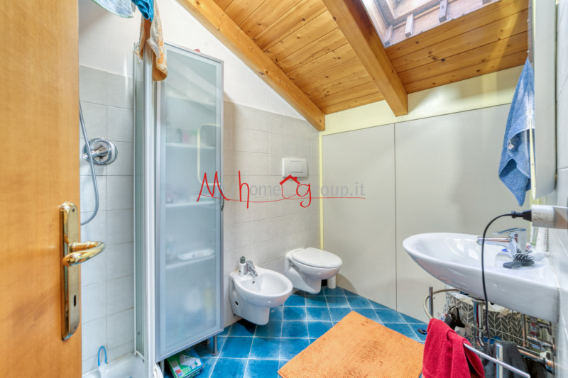 PADOVA ZONA PALTANA - In piccolo condominio, appartamento disposto su due piani in zona interna e...