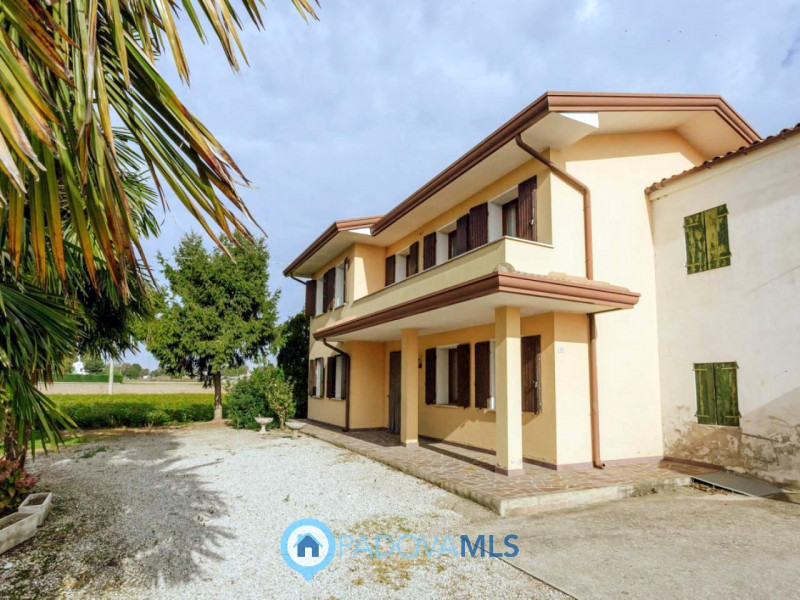 Immobile in esclusiva al Gruppo Padova MLS

Immersa nel verde ma comodamente vicina al centro del...